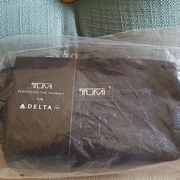 Tumi Other - NIB ✈️ TUMI Delta *Intl 1st Class* Kit Discontin’d